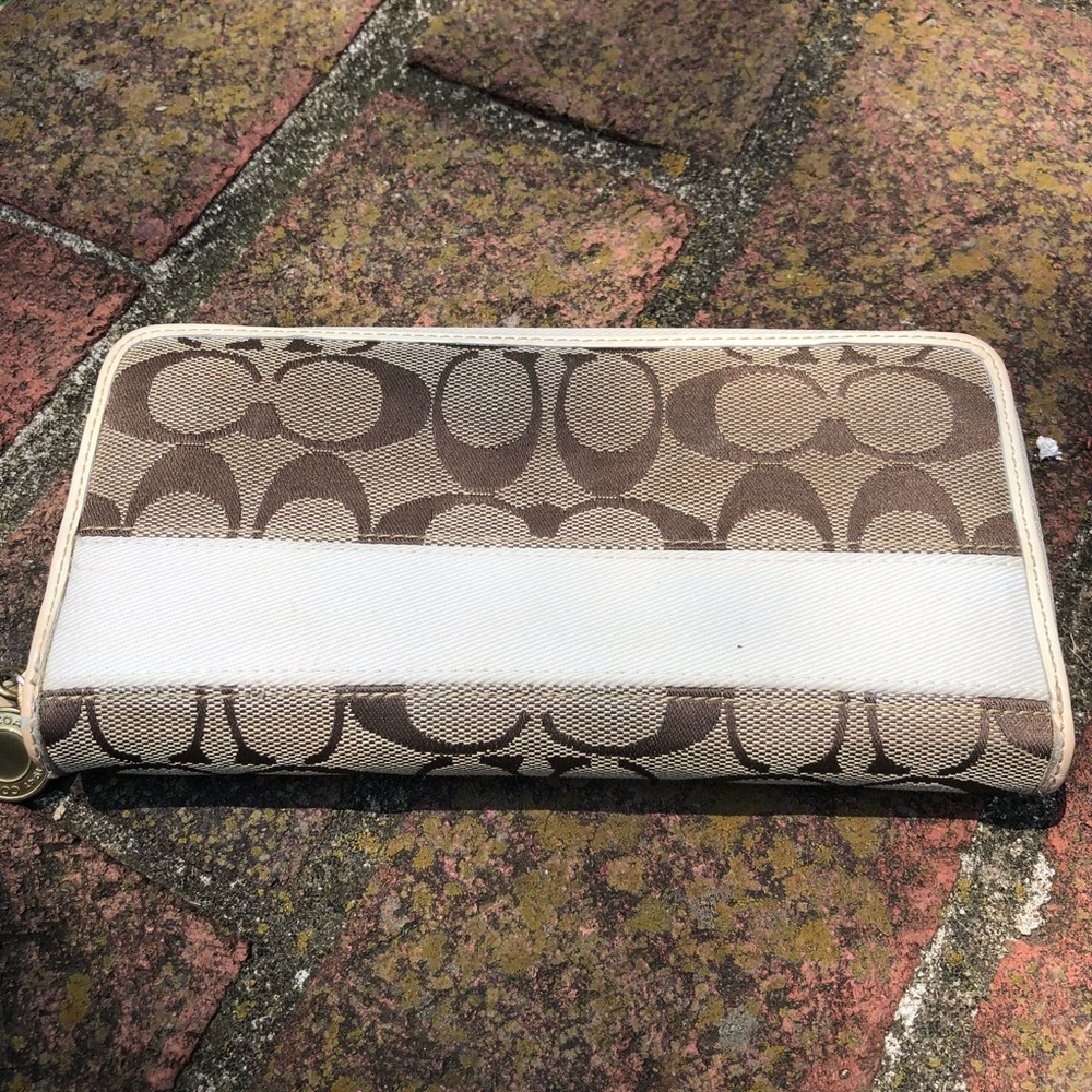 Coach zip around classic logo wallet